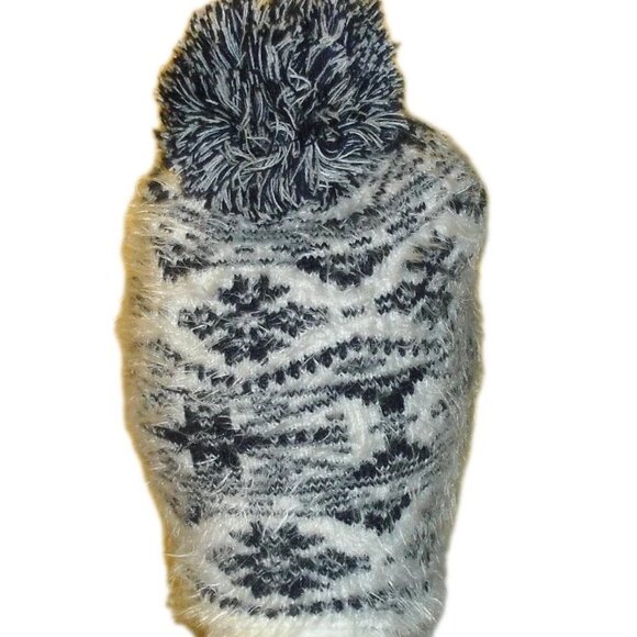 Indiana Pacers Womens Adult Beanie Pom Winter Hat Cap New NBA - Picture 2 of 2